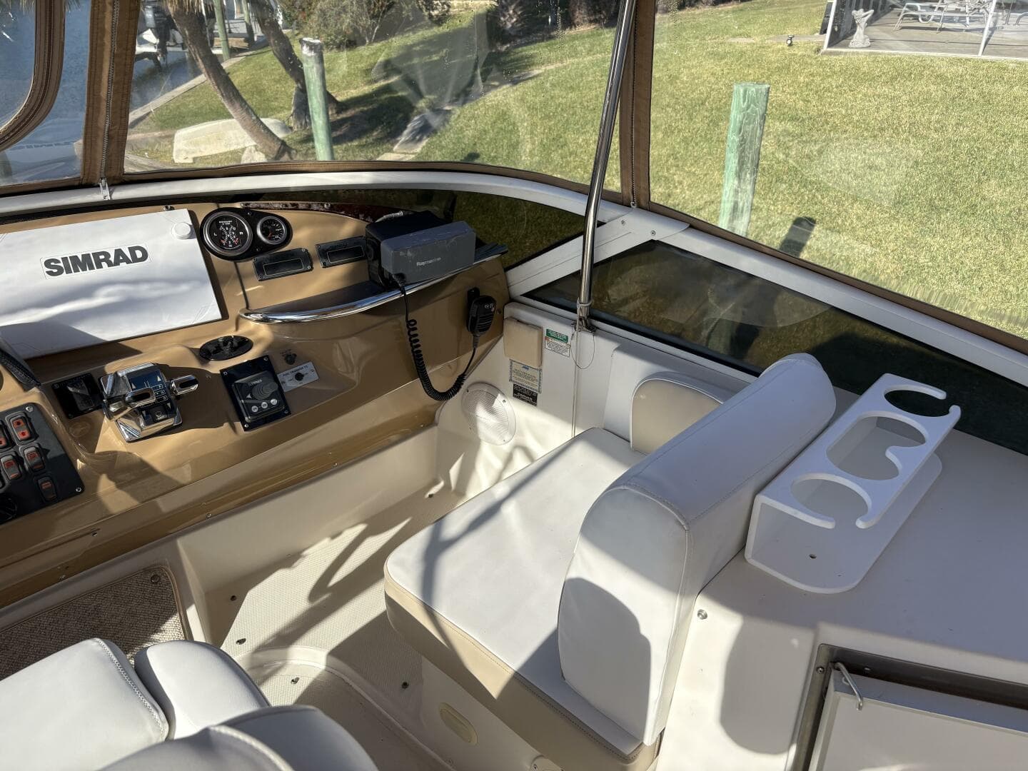 2005 Carver 396 — photo 11