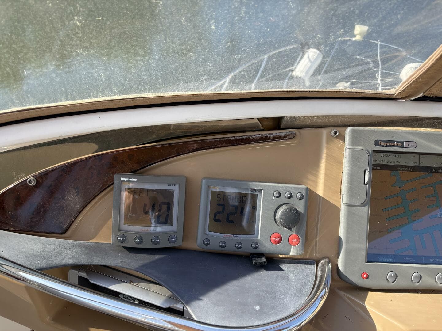 2005 Carver 396 — photo 14