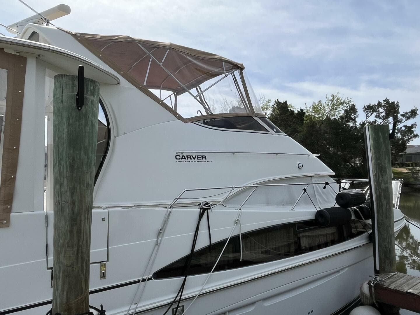 2005 Carver 396 — photo 69