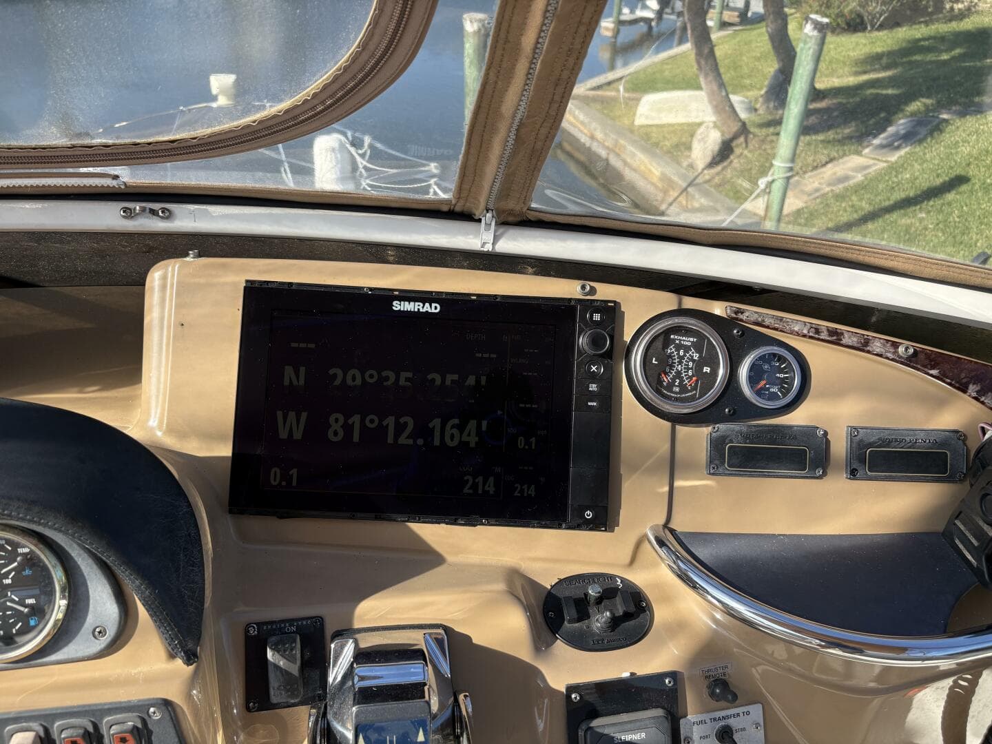 2005 Carver 396 — photo 16