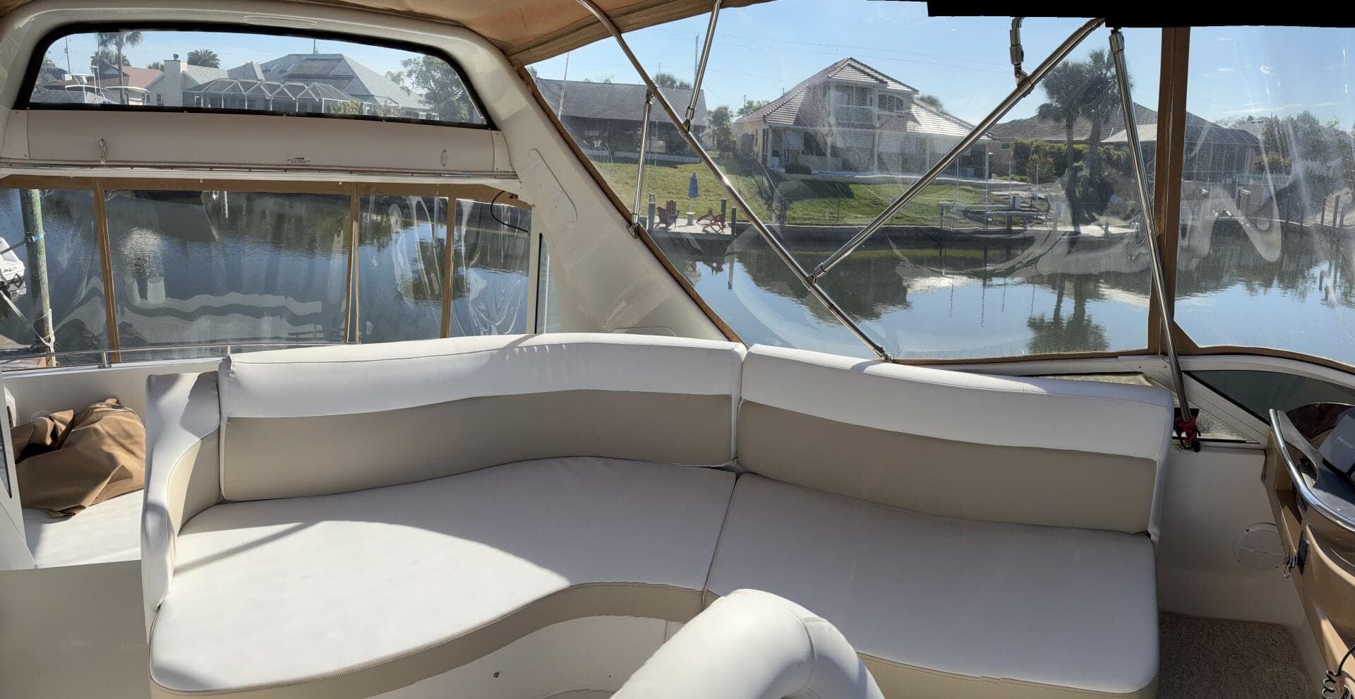 2005 Carver 396 — photo 21