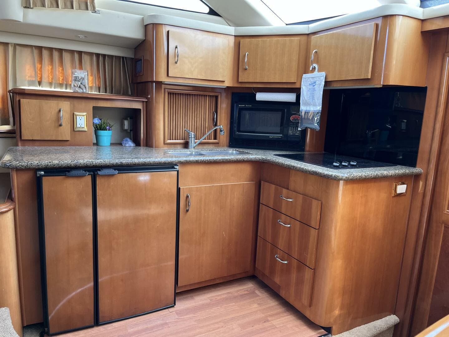 2005 Carver 396 — photo 35