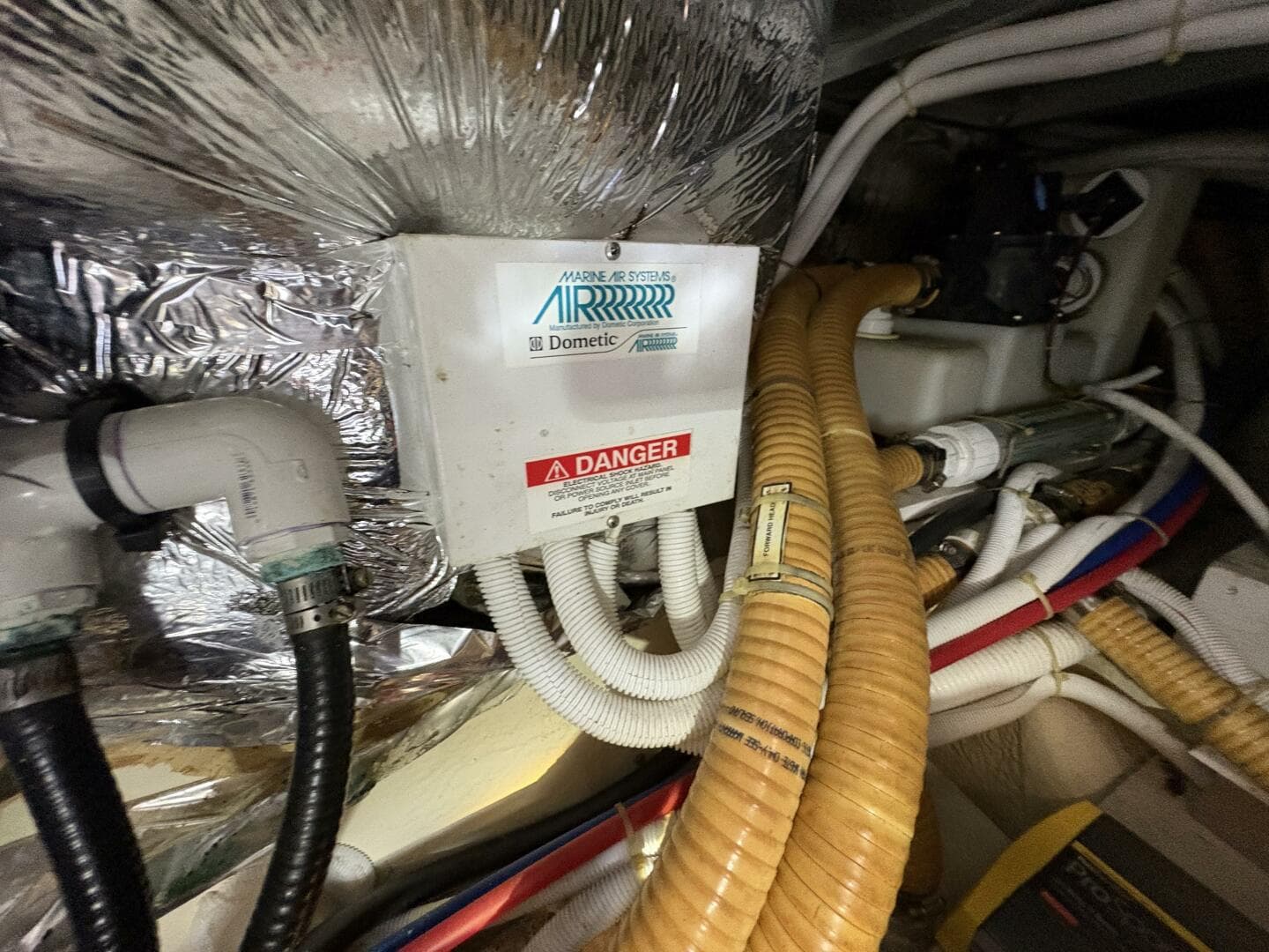 2005 Carver 396 — photo 64