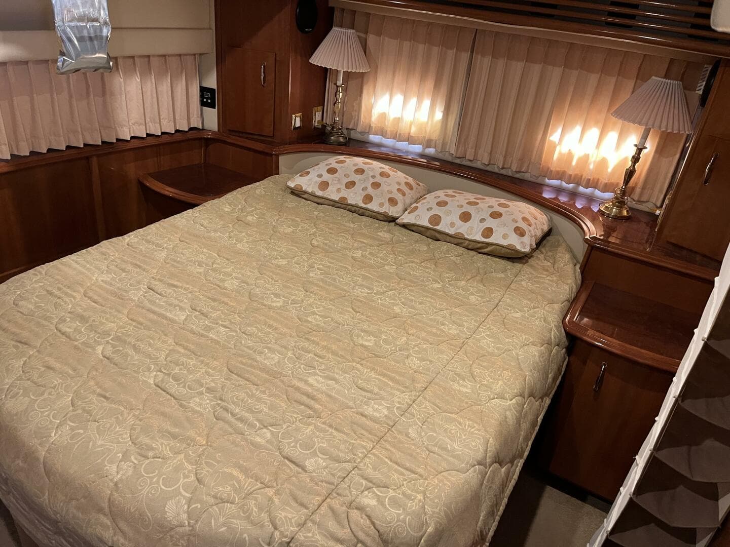 2005 Carver 396 — photo 42