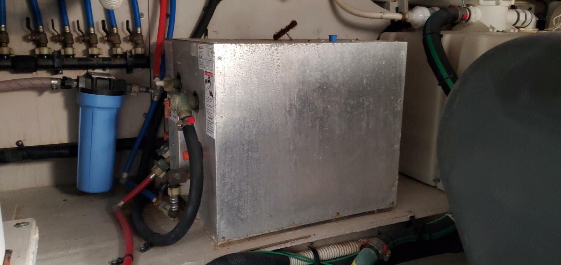 2012 Sea Ray 450 Sedan Bridge — photo 39