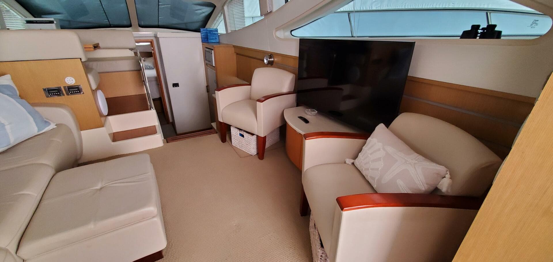2012 Sea Ray 450 Sedan Bridge — photo 9