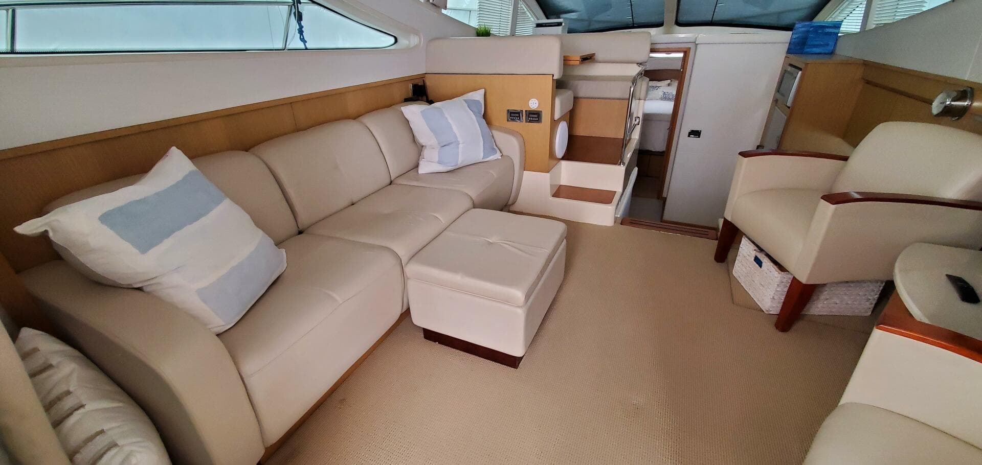 2012 Sea Ray 450 Sedan Bridge — photo 8
