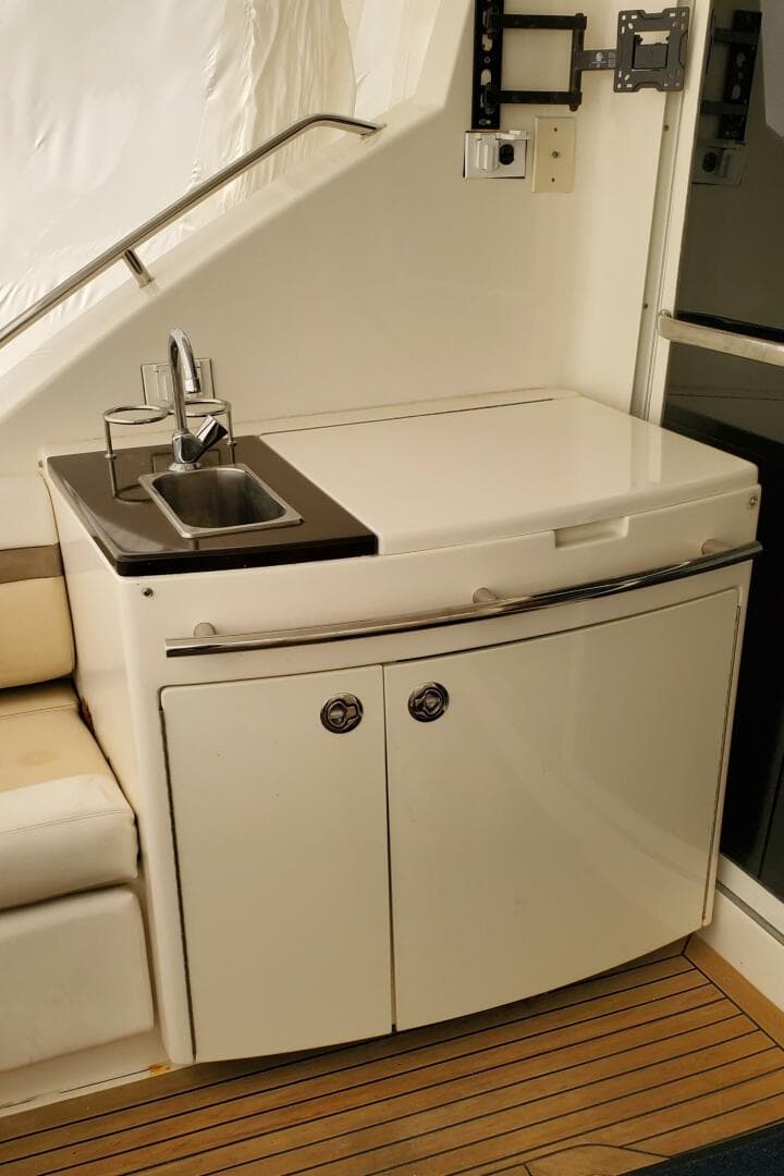 2012 Sea Ray 450 Sedan Bridge — photo 33