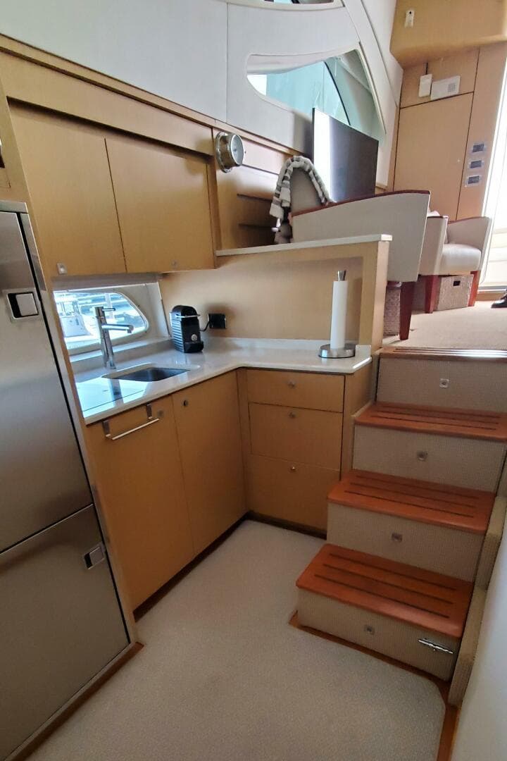 2012 Sea Ray 450 Sedan Bridge — photo 16