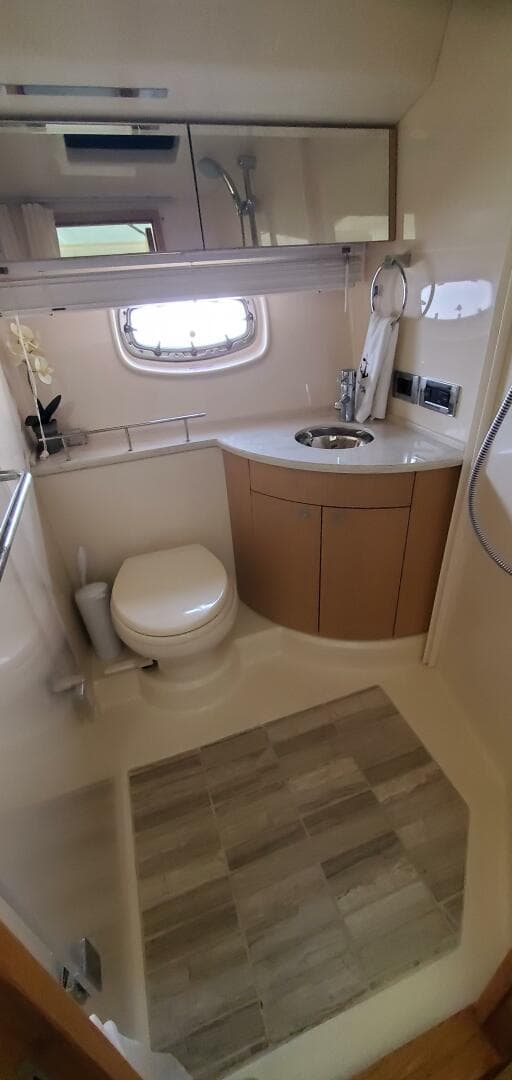 2012 Sea Ray 450 Sedan Bridge — photo 21