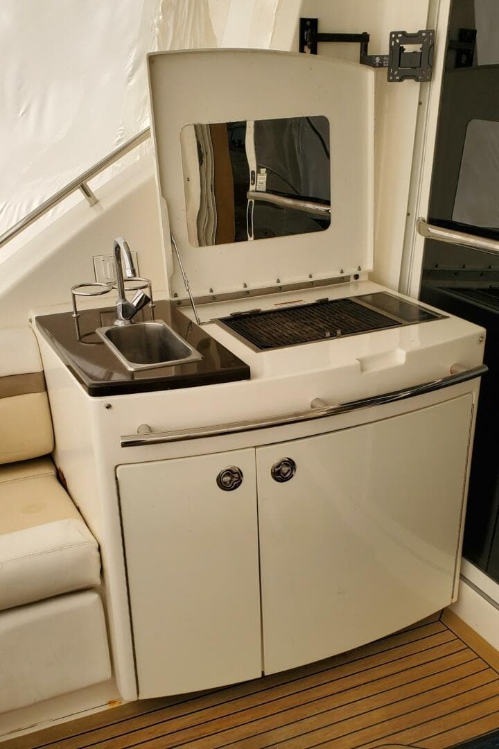 2012 Sea Ray 450 Sedan Bridge — photo 34