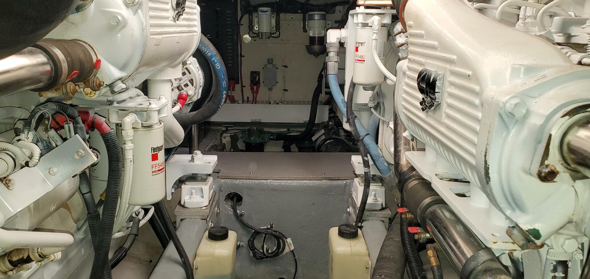 2012 Sea Ray 450 Sedan Bridge — photo 41