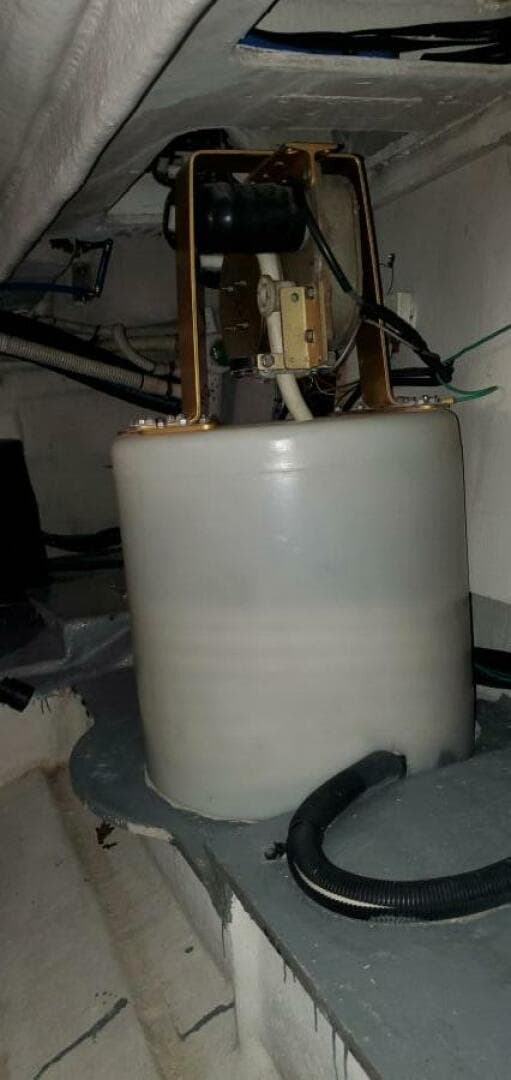 2012 Sea Ray 450 Sedan Bridge — photo 38