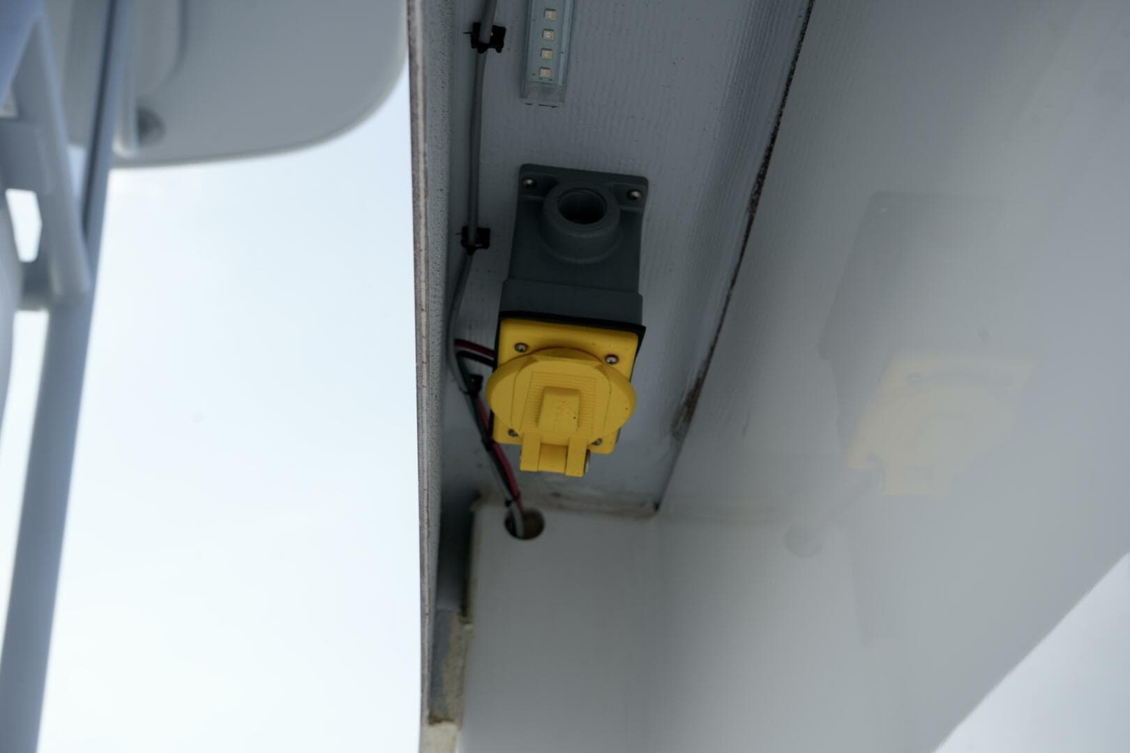 2024 Reef Runner Center Console — photo 28