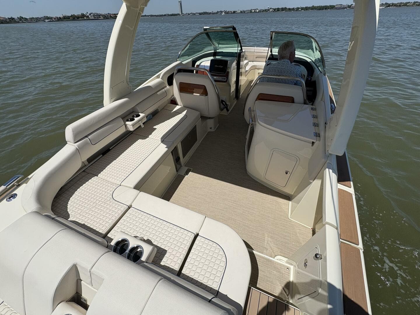 2023 Chris-Craft 31 Launch GT — photo 13