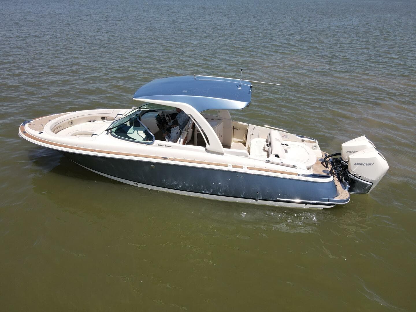 2023 Chris-Craft 31 Launch GT — photo 21