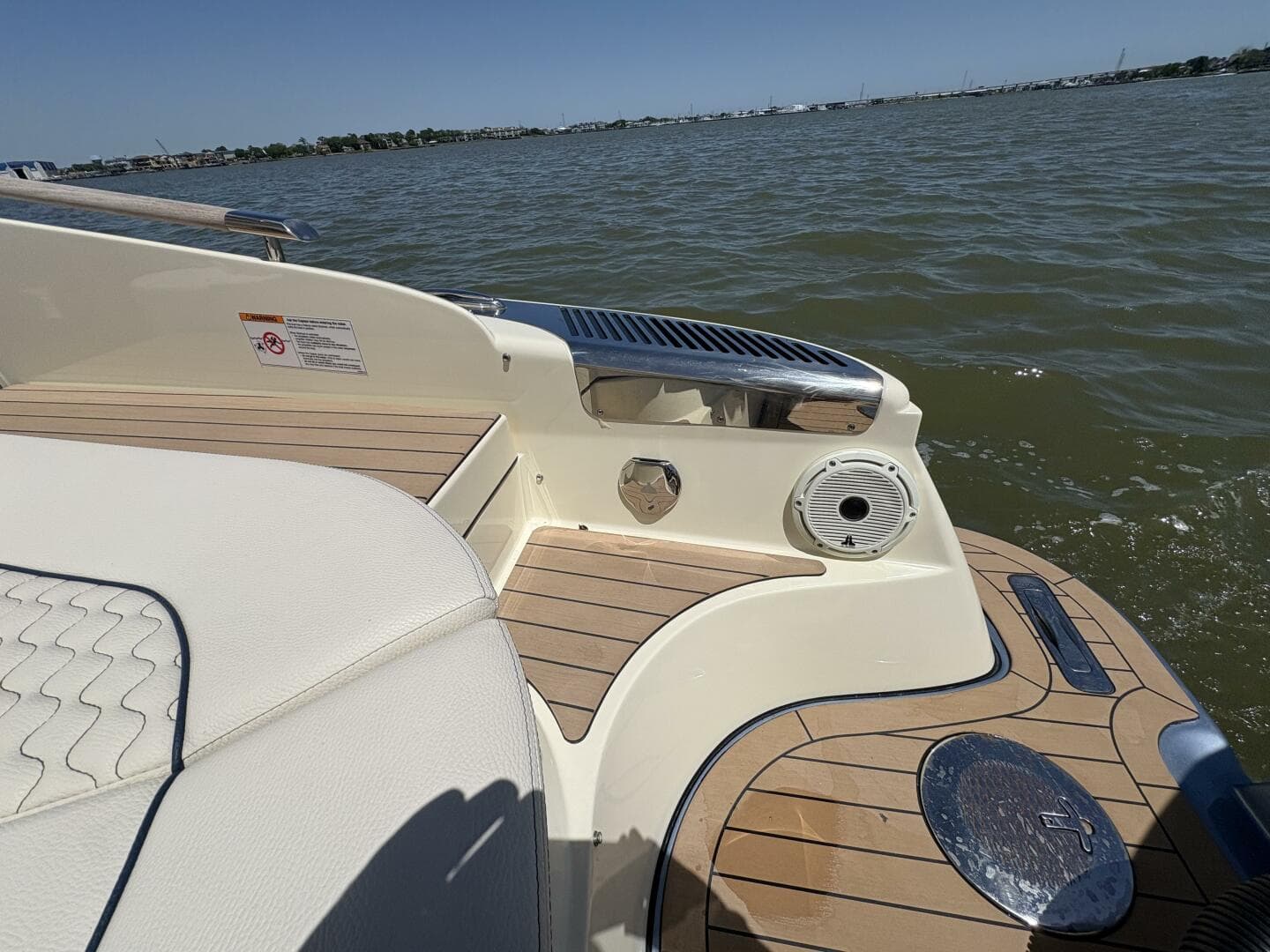 2023 Chris-Craft 31 Launch GT — photo 12