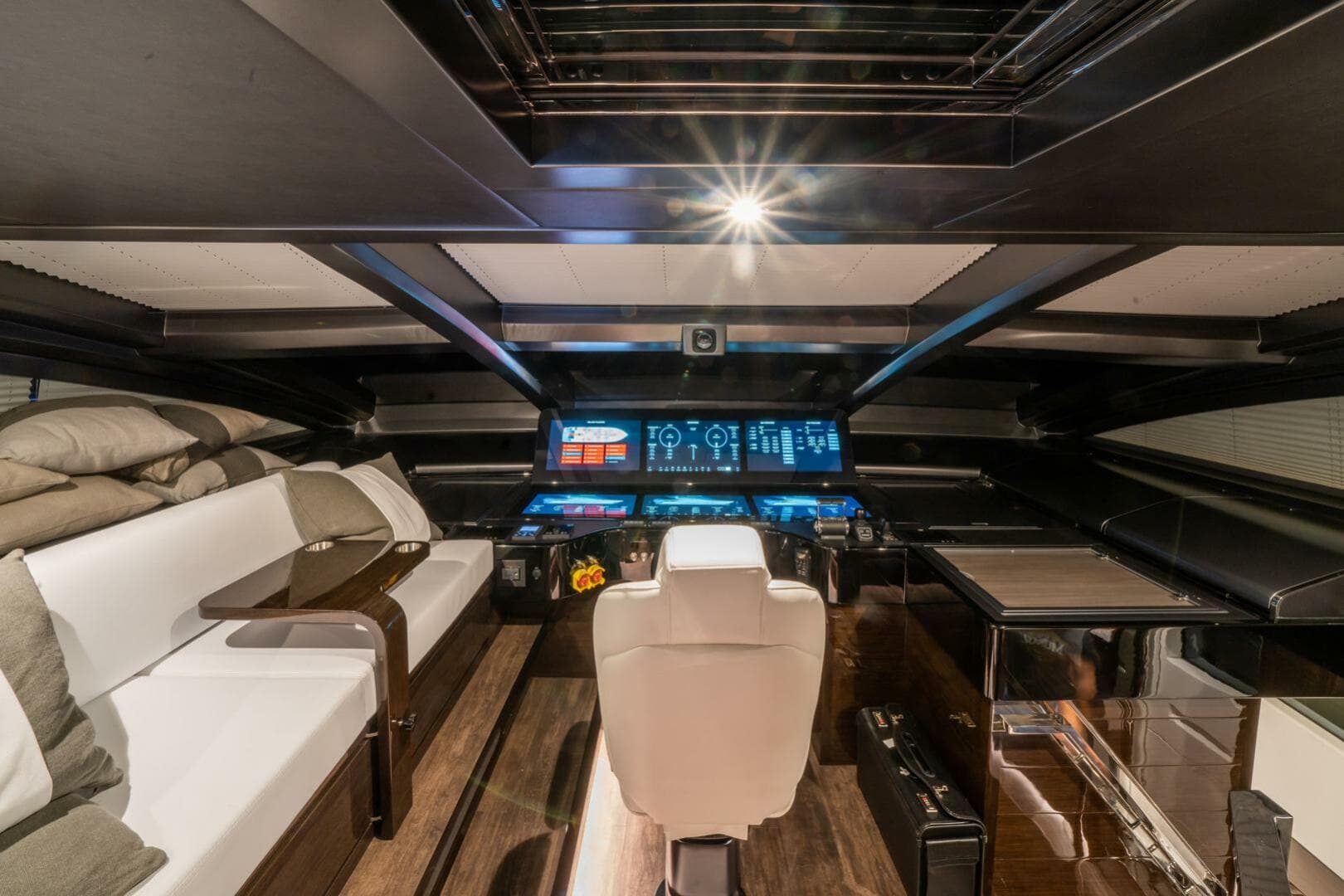 2020 Pearl 95 — photo 8