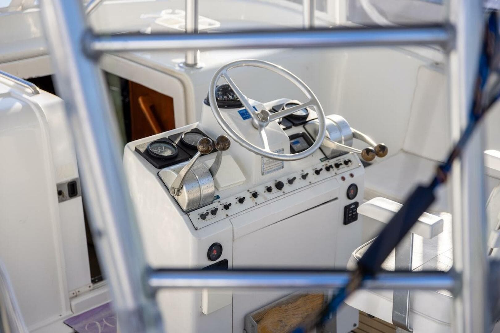 1997 Luhrs Tournament 320 Open — photo 17