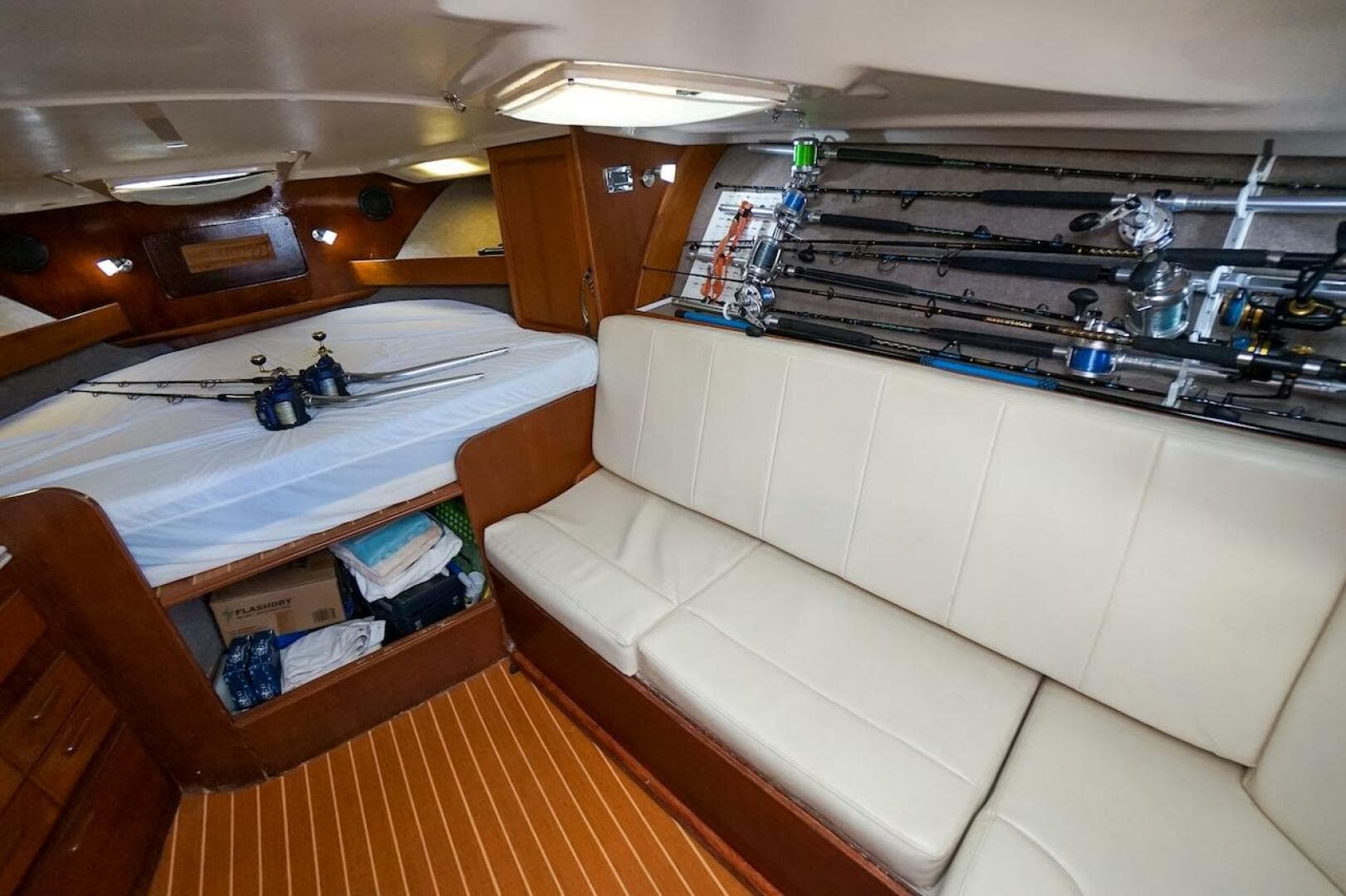 1997 Luhrs Tournament 320 Open — photo 42