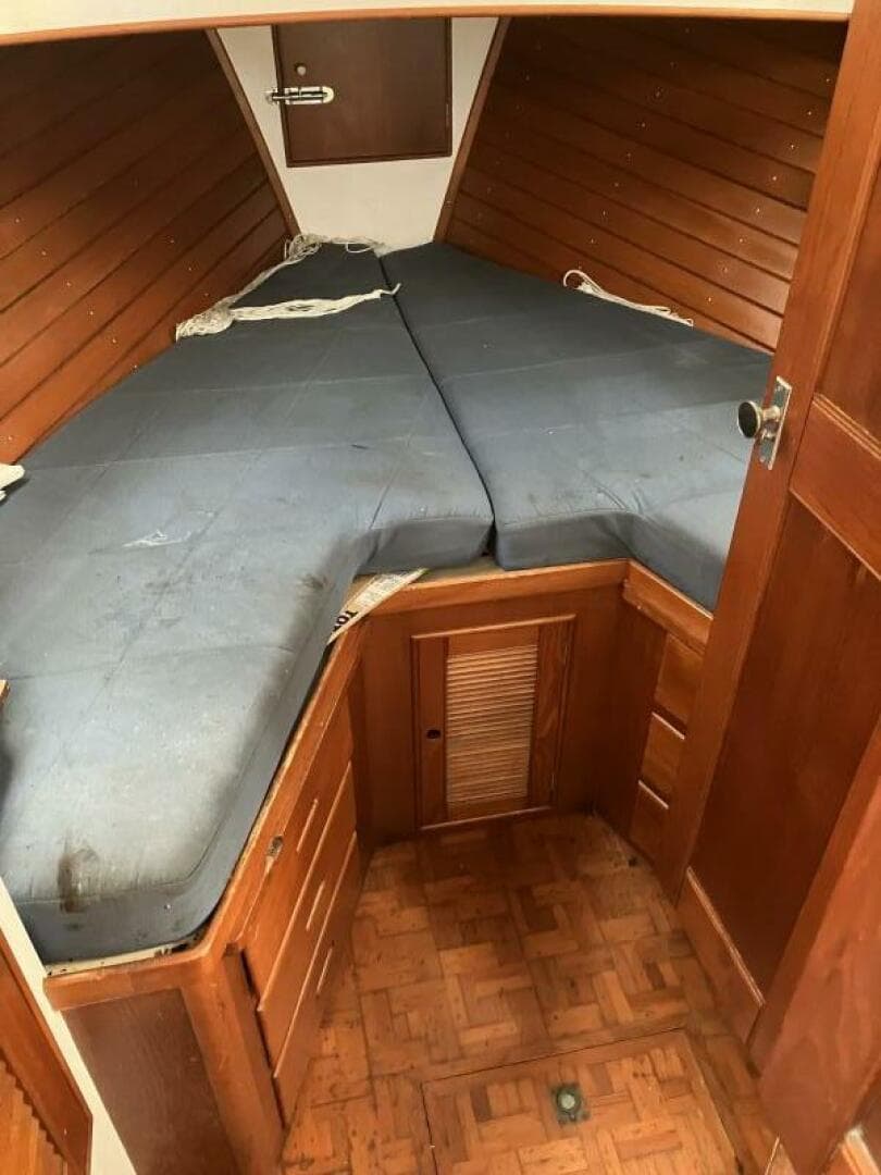 1989 Grand Banks 36 — photo 35