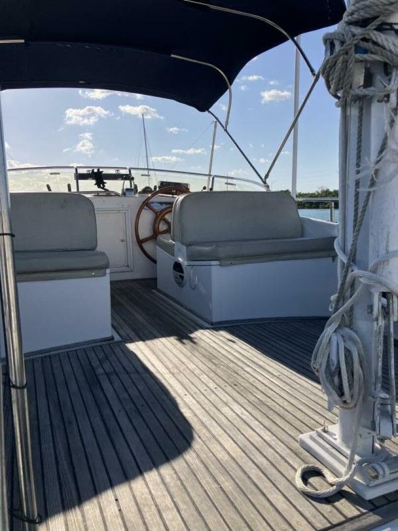 1989 Grand Banks 36 — photo 29