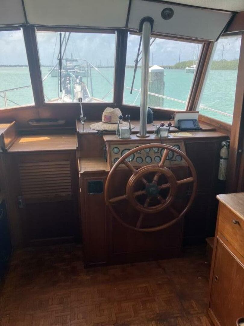 1989 Grand Banks 36 — photo 33