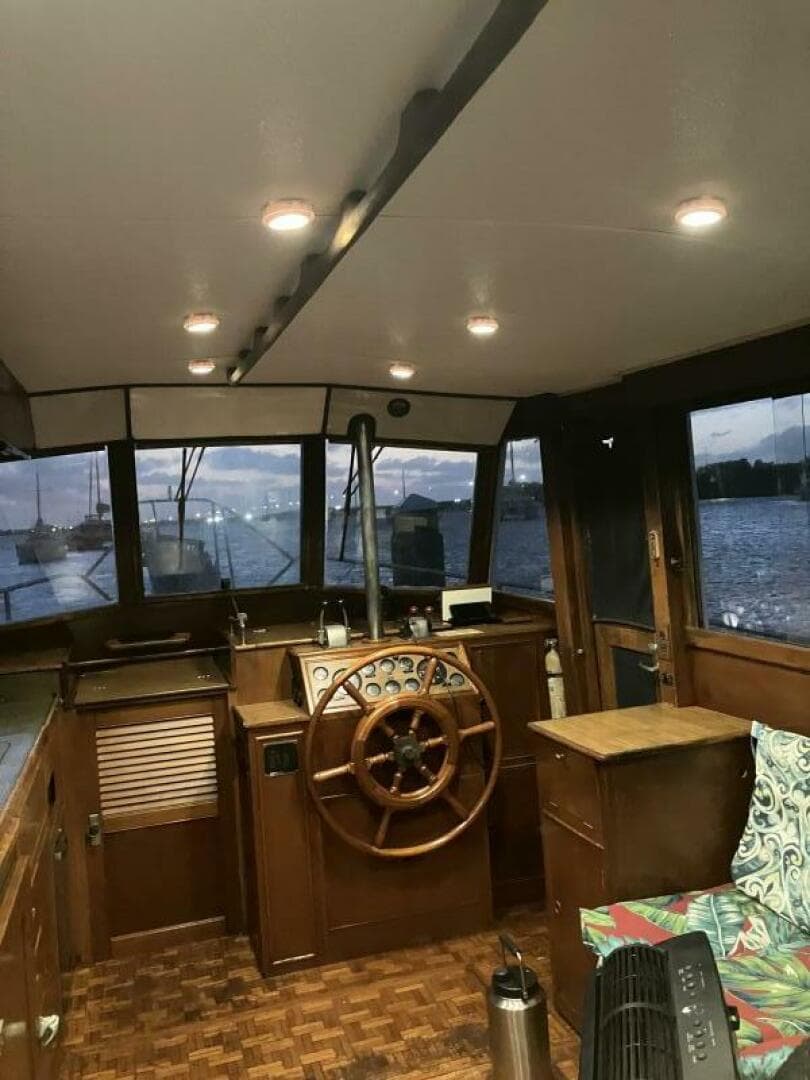 1989 Grand Banks 36 — photo 34