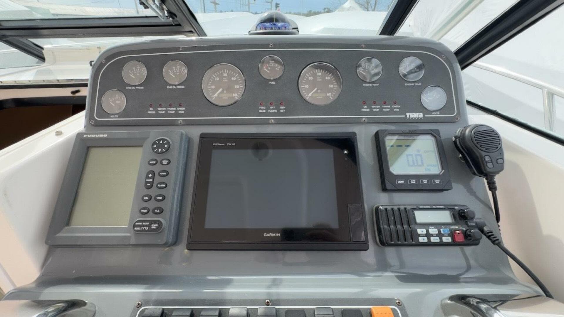 2005 Tiara Yachts 2900 Open — photo 12