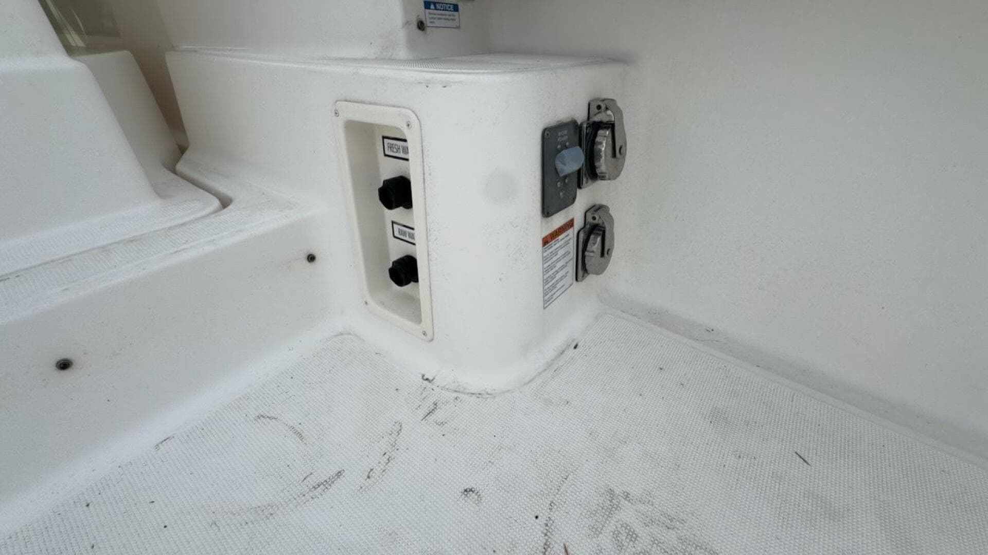 2005 Tiara Yachts 2900 Open — photo 4