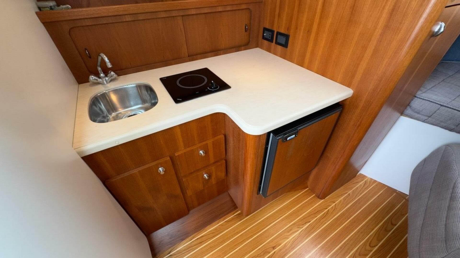 2005 Tiara Yachts 2900 Open — photo 27
