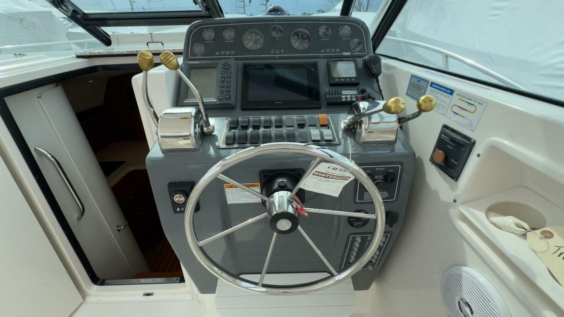 2005 Tiara Yachts 2900 Open — photo 11