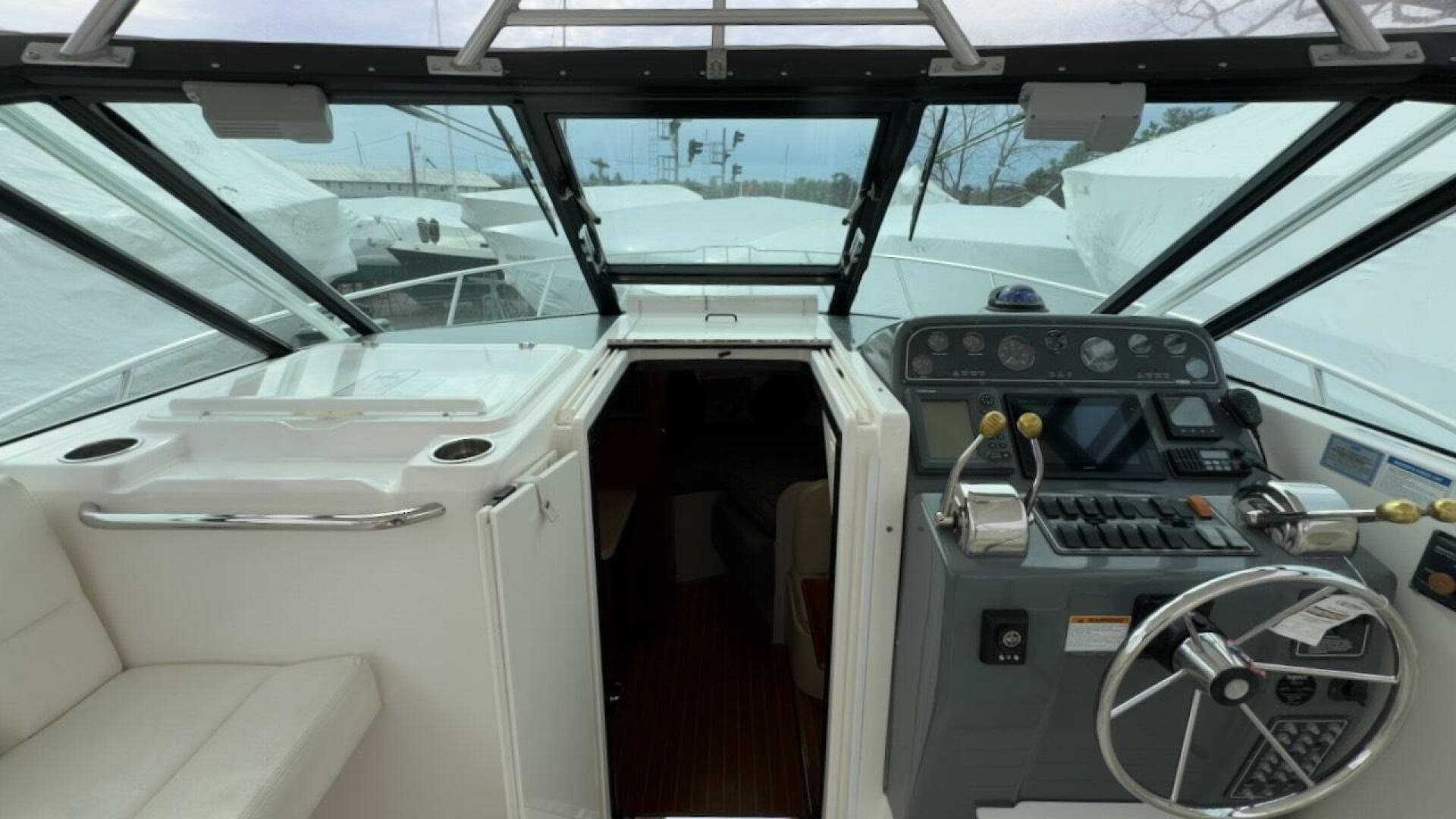 2005 Tiara Yachts 2900 Open — photo 14