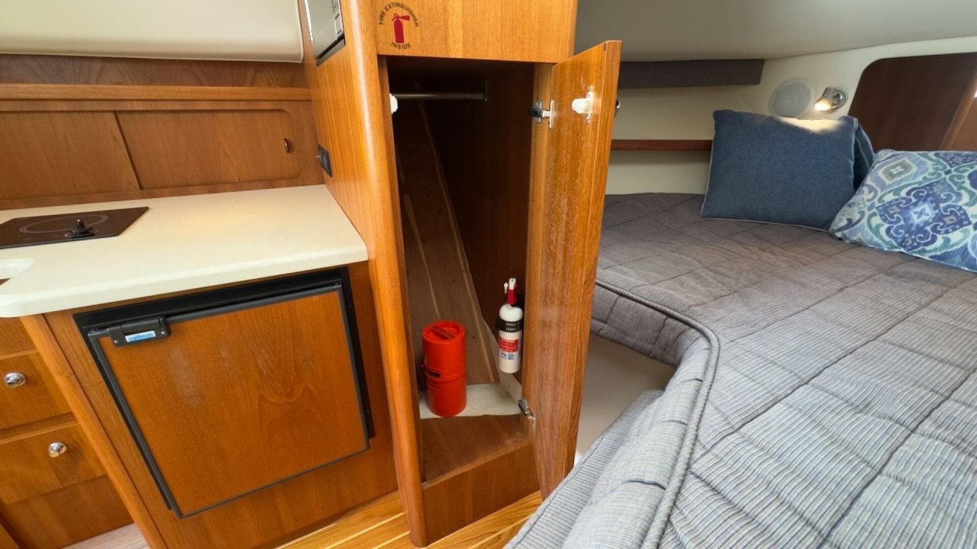 2005 Tiara Yachts 2900 Open — photo 29