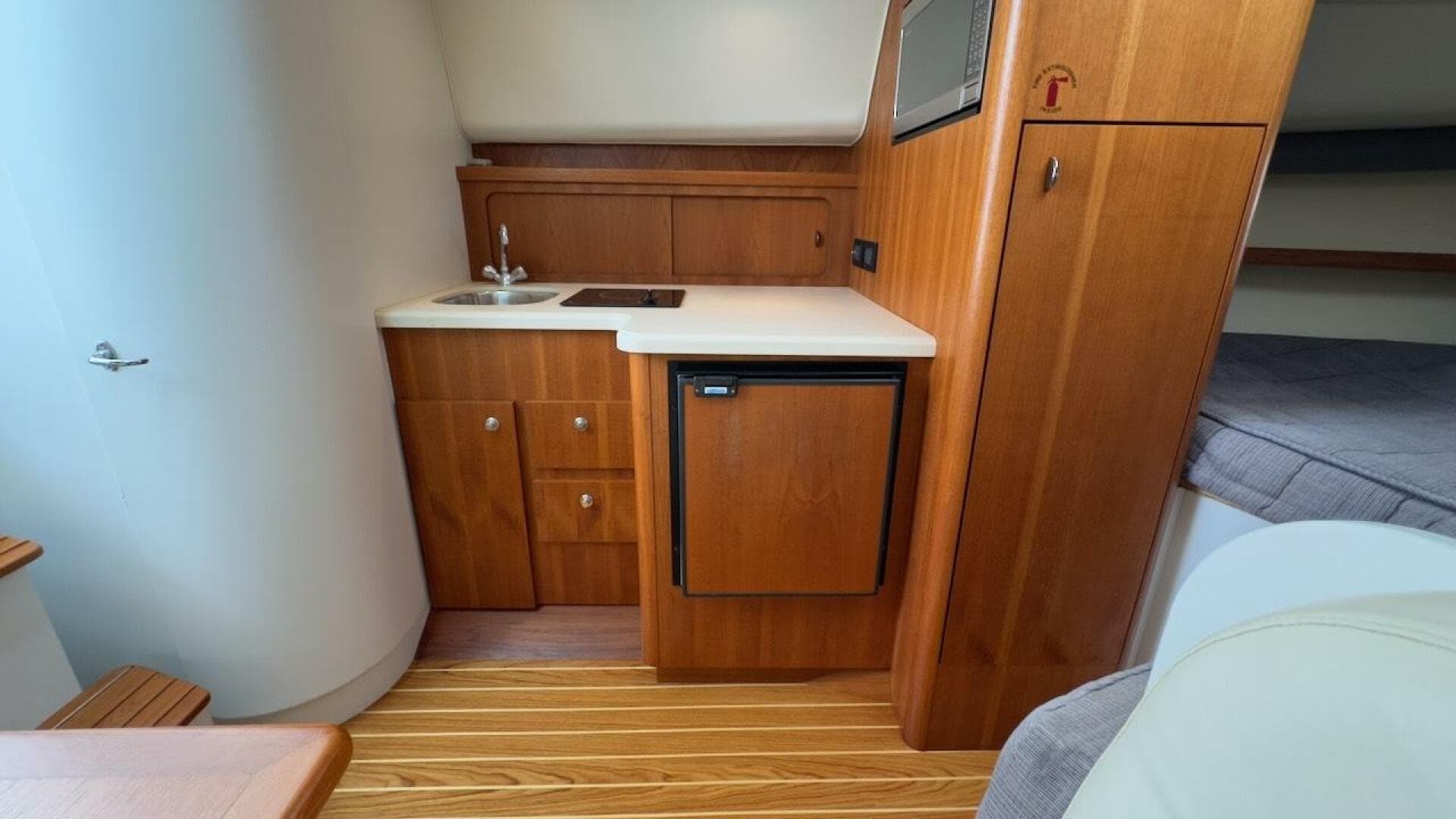 2005 Tiara Yachts 2900 Open — photo 23