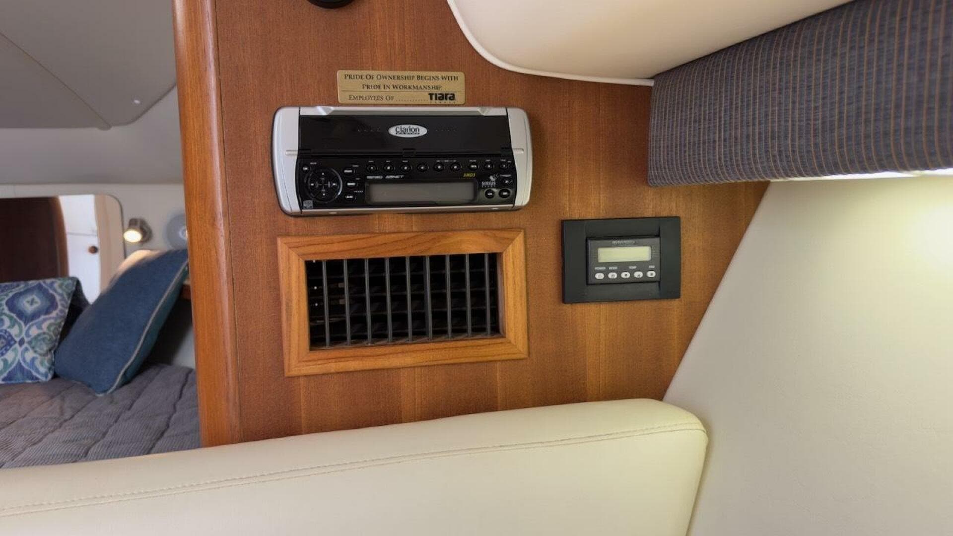 2005 Tiara Yachts 2900 Open — photo 22