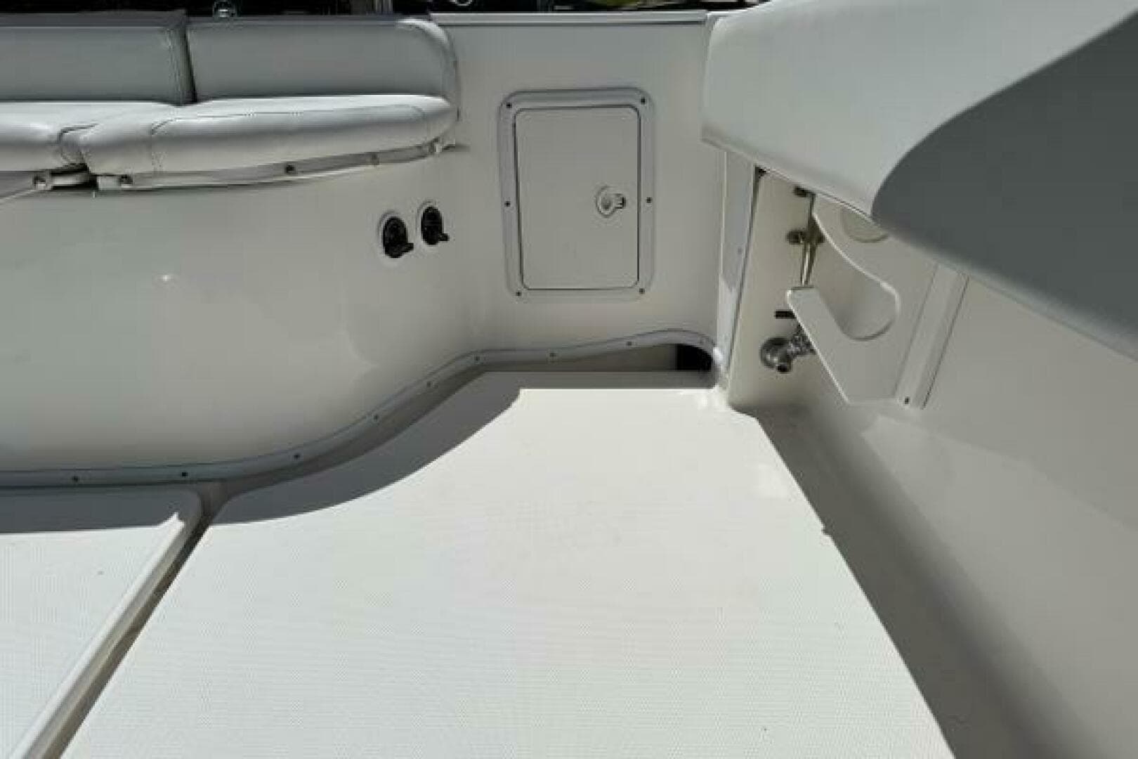 2008 Fountain 34 Center Consoles — photo 31