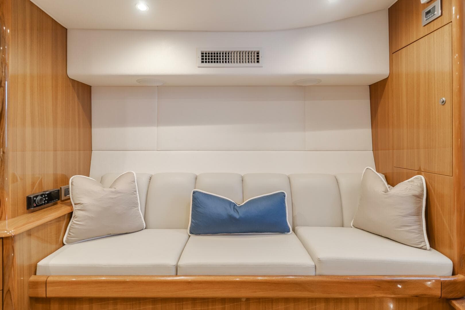 2022 Viking 38 Open Billfish — photo 7