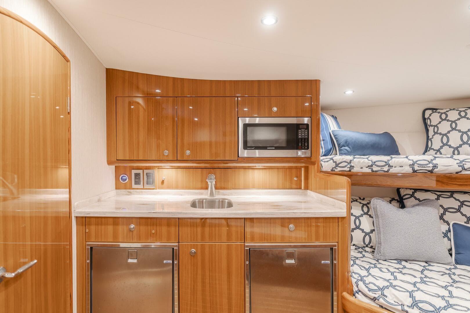 2022 Viking 38 Open Billfish — photo 8