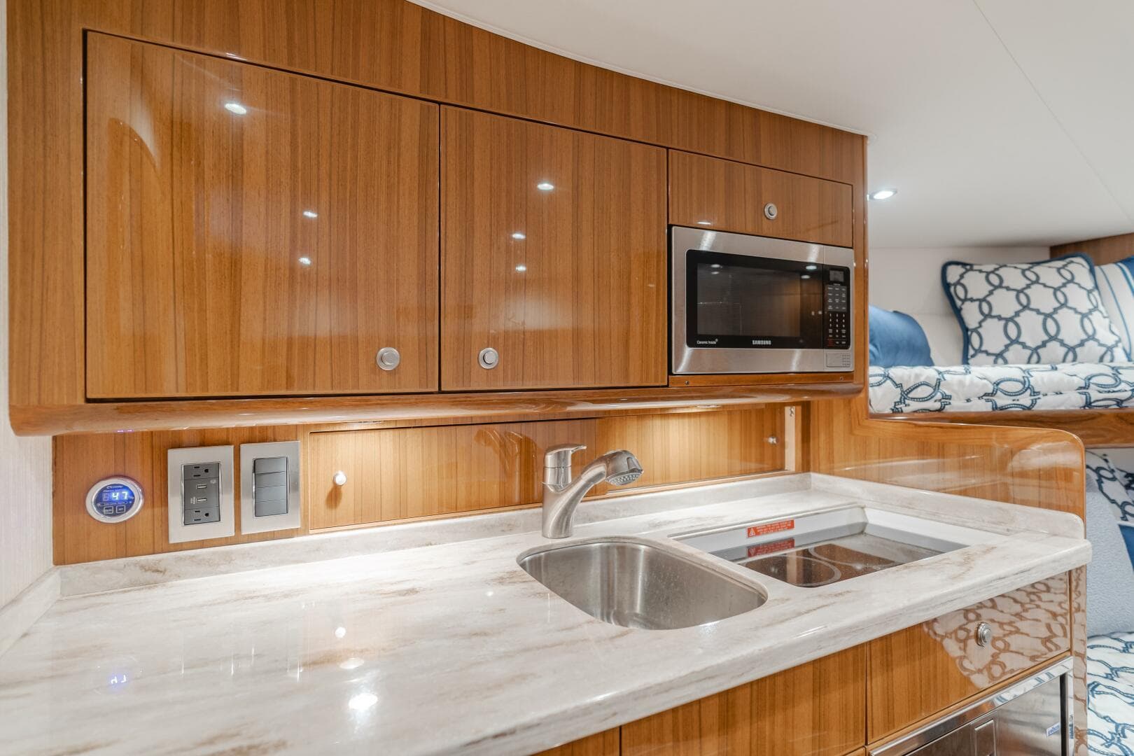 2022 Viking 38 Open Billfish — photo 3