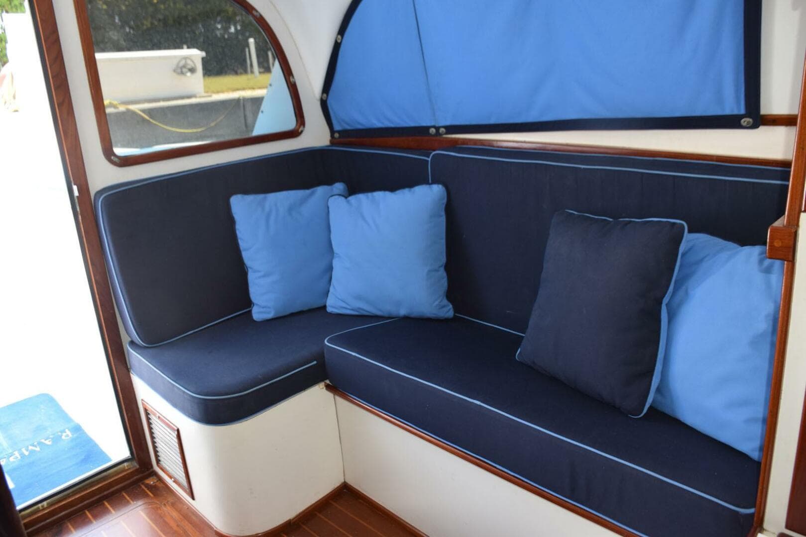 1976 Bertram Flybridge Cruiser — photo 23