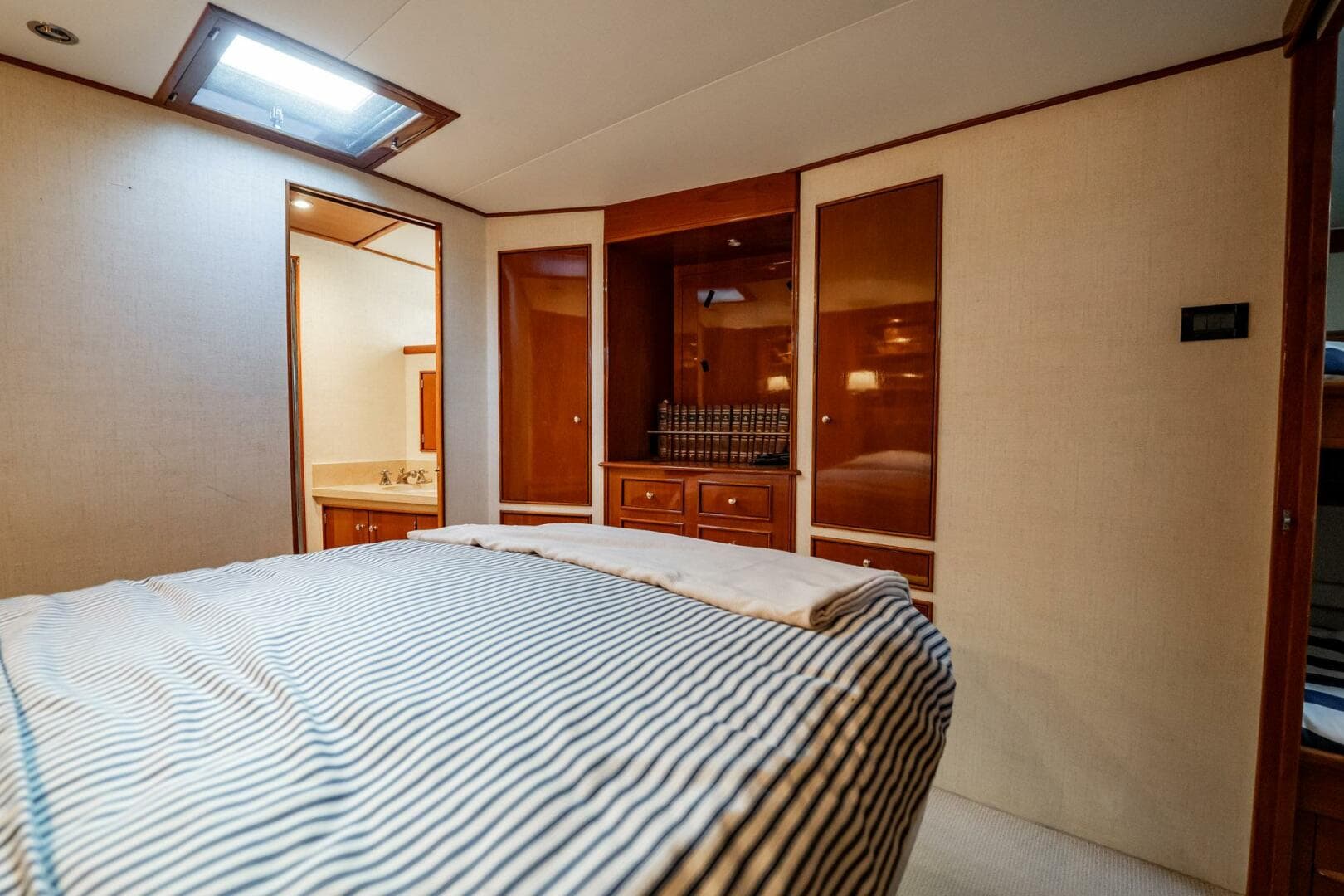 1983 Rybovich 55 Convertible — photo 41