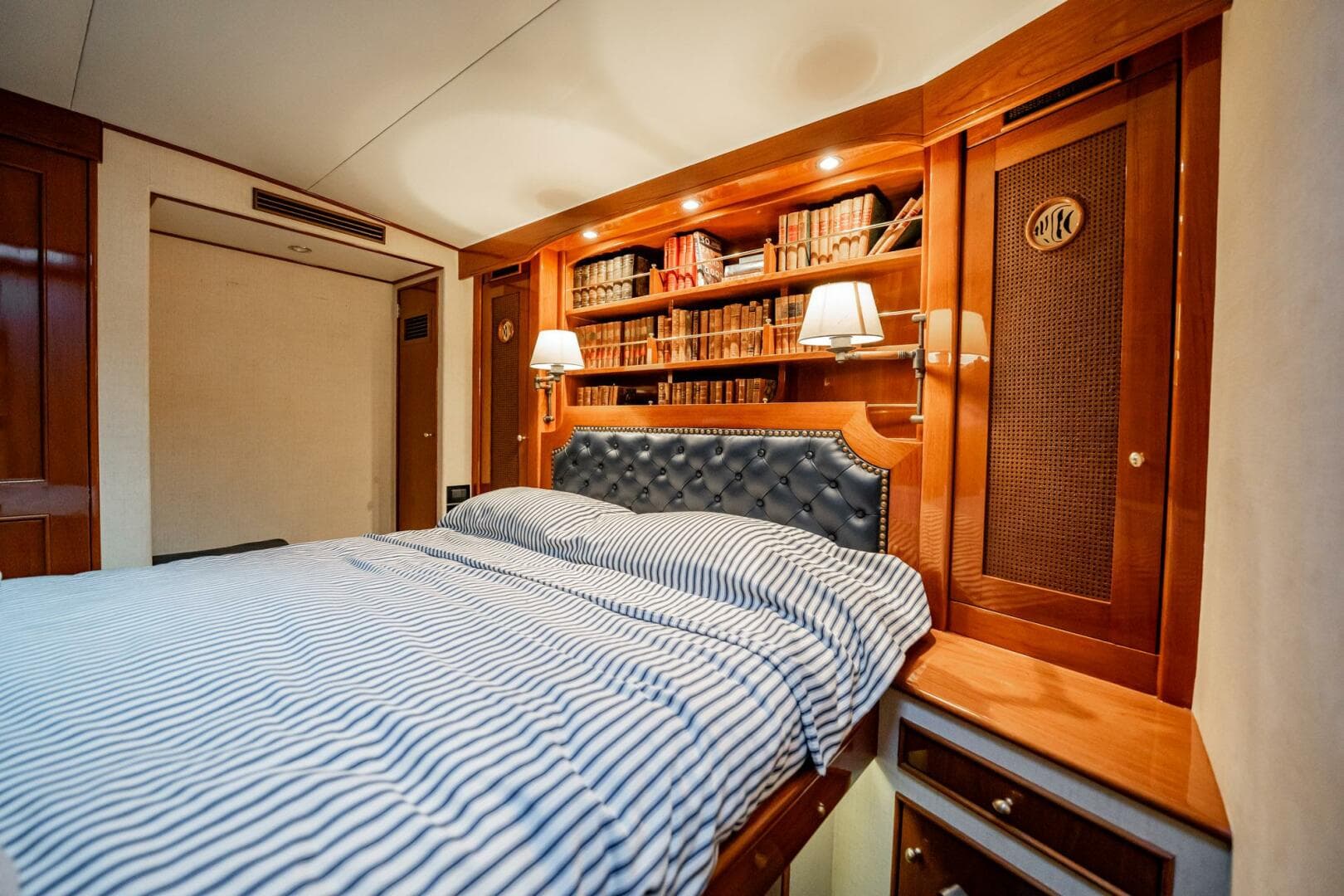 1983 Rybovich 55 Convertible — photo 34