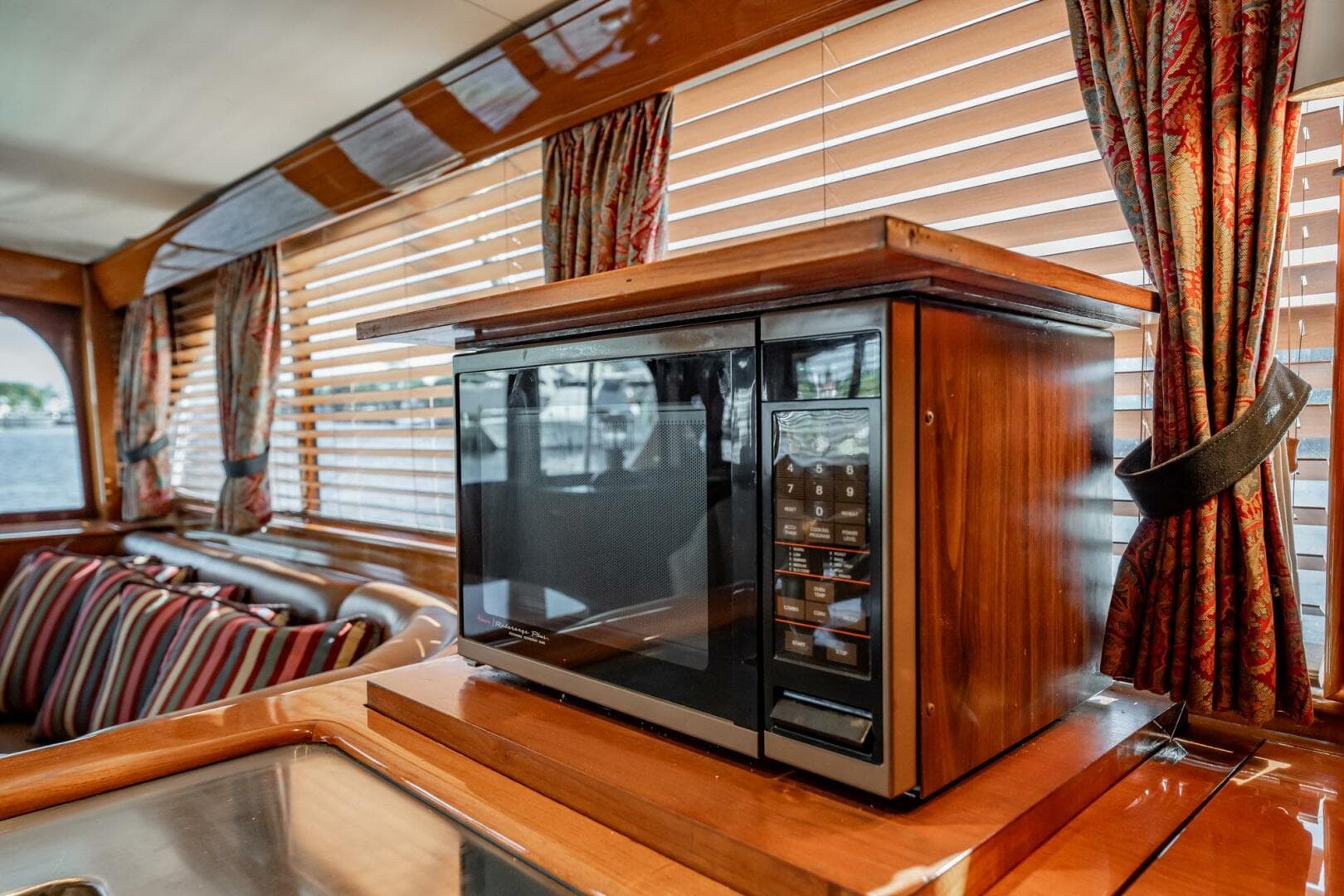 1983 Rybovich 55 Convertible — photo 27