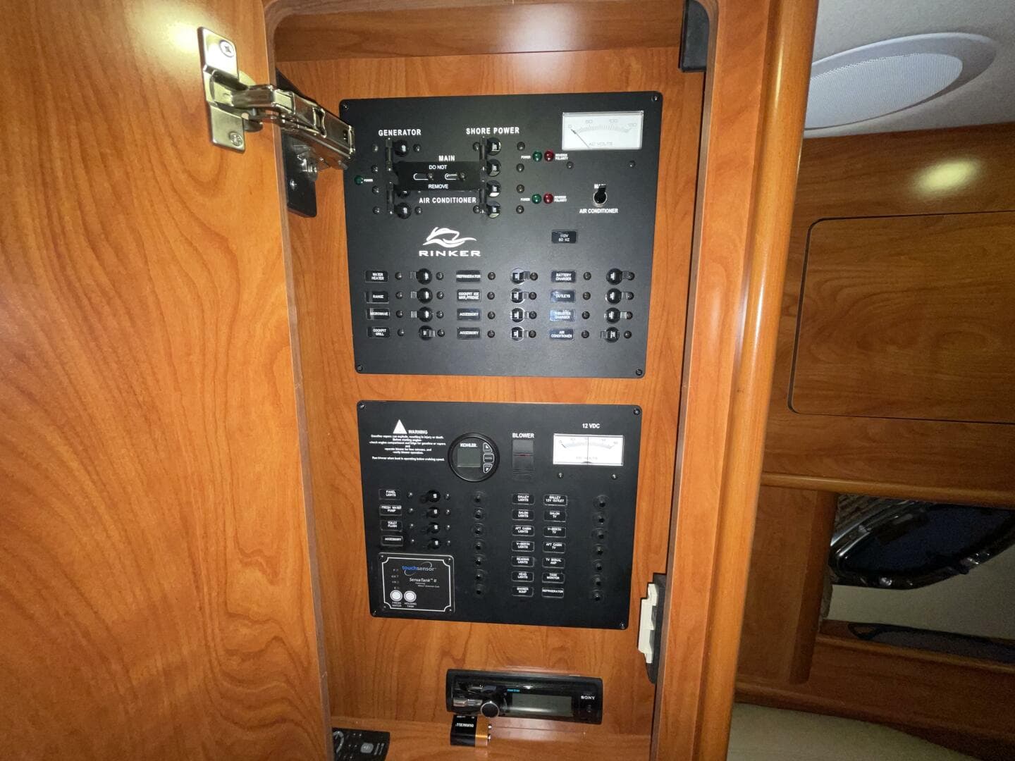 2013 Rinker 310 Express Cruiser — photo 27