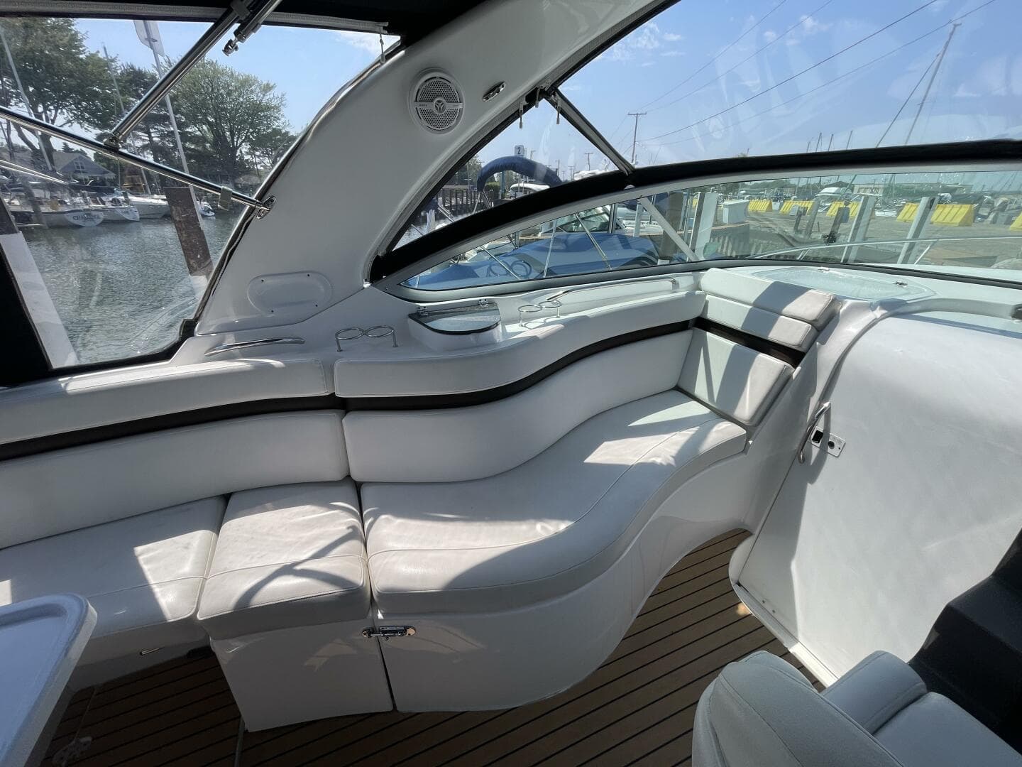 2013 Rinker 310 Express Cruiser — photo 11