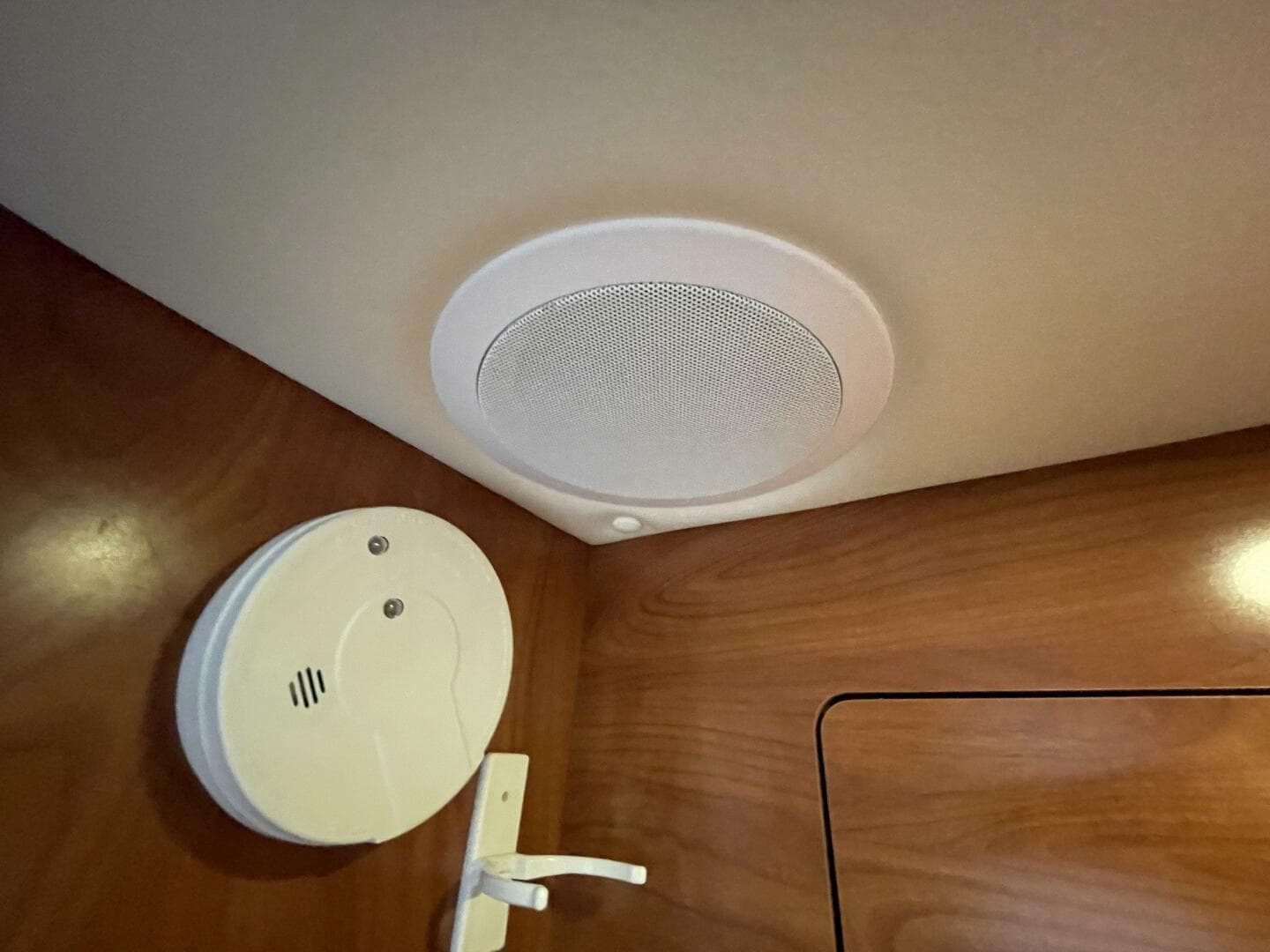 2013 Rinker 310 Express Cruiser — photo 41