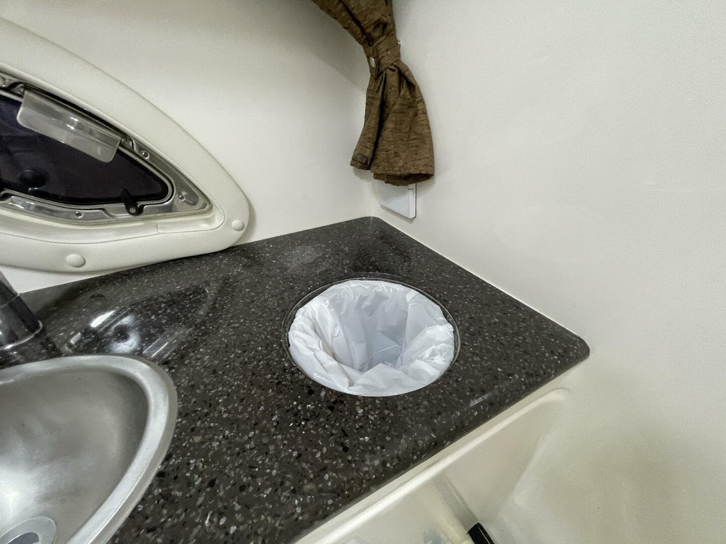 2013 Rinker 310 Express Cruiser — photo 46