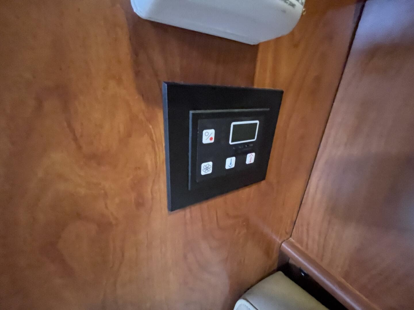 2013 Rinker 310 Express Cruiser — photo 30