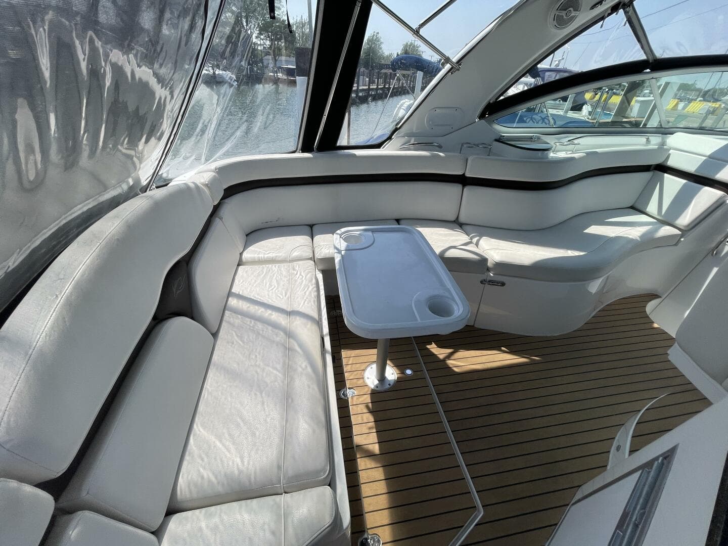 2013 Rinker 310 Express Cruiser — photo 9
